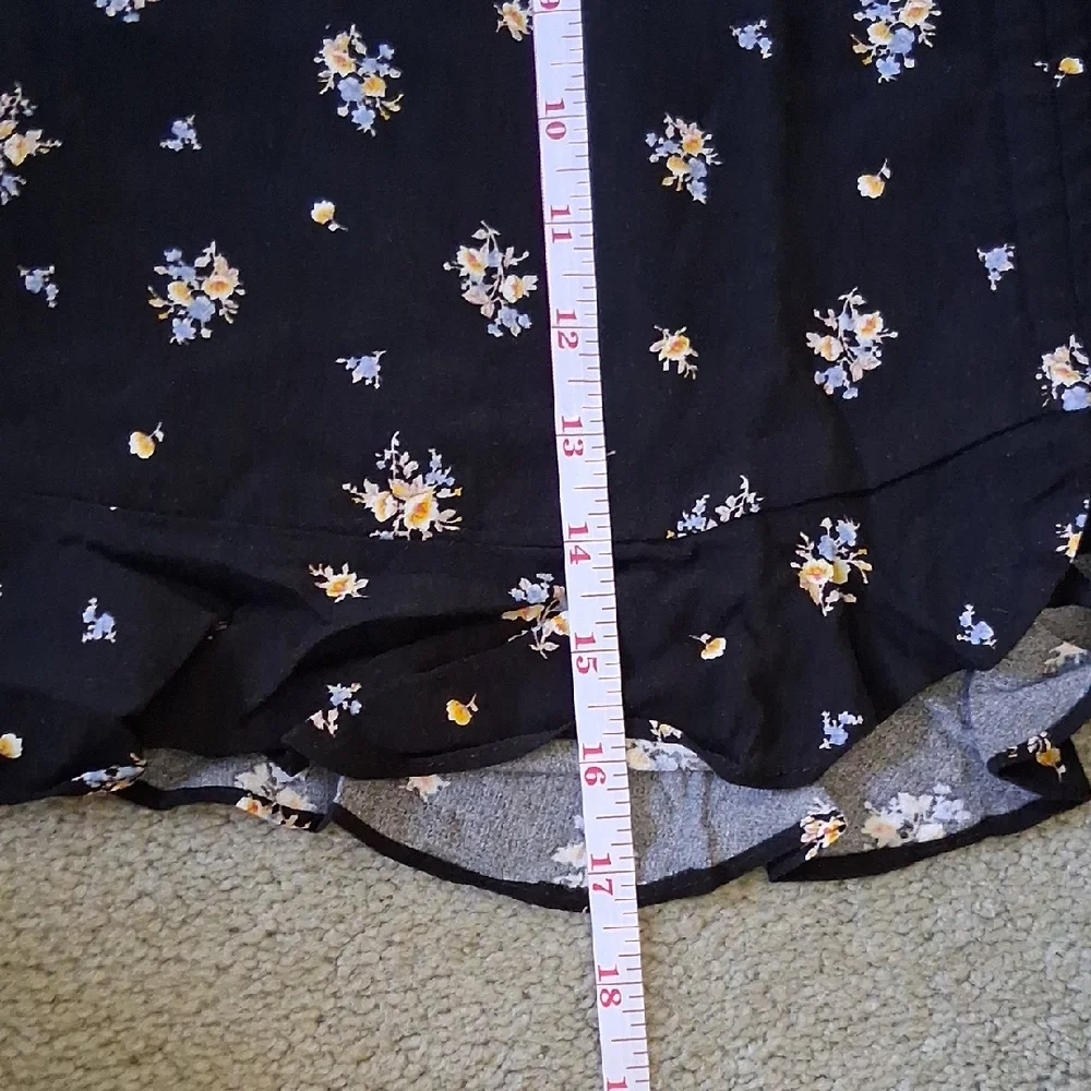 Forever 21 Black Floral Mini Skirt